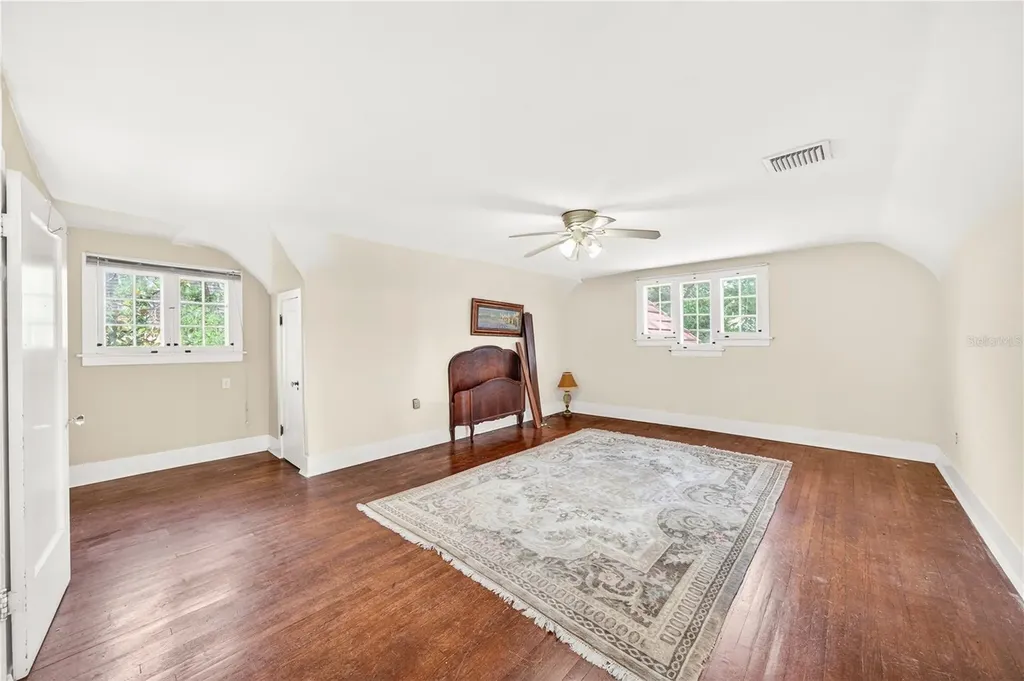 1216 Golden Lane Orlando FL 32804