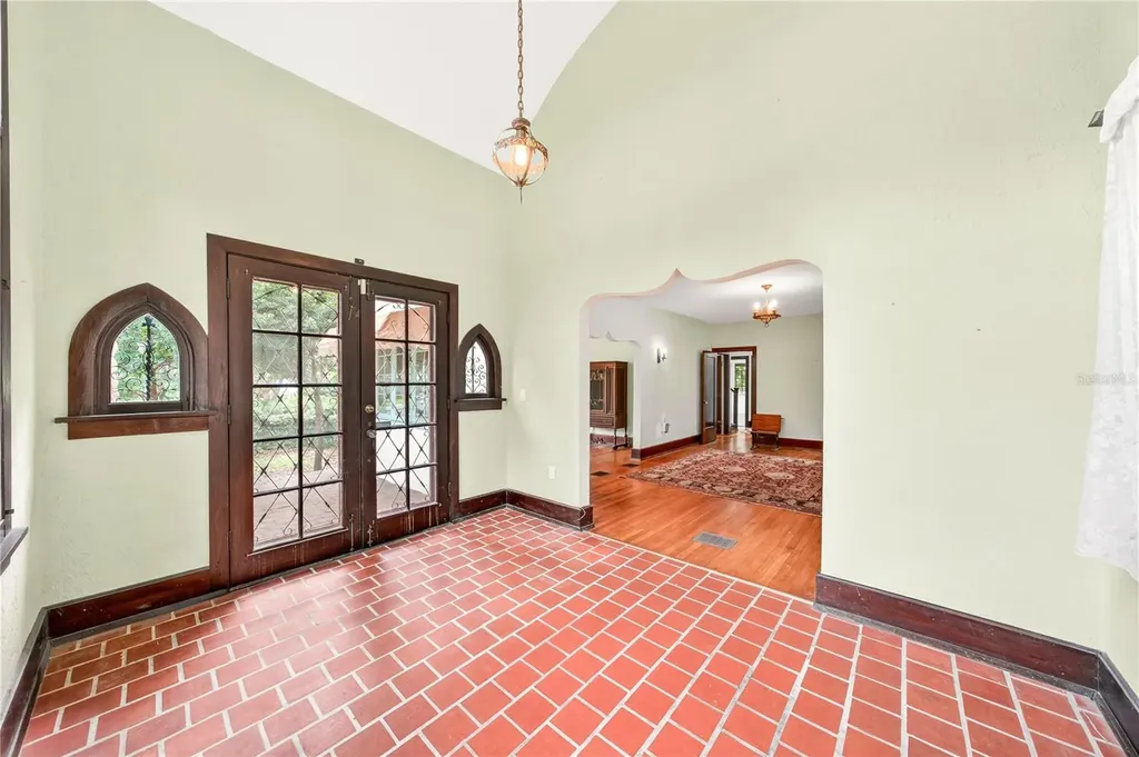 1216 Golden Lane Orlando FL 32804