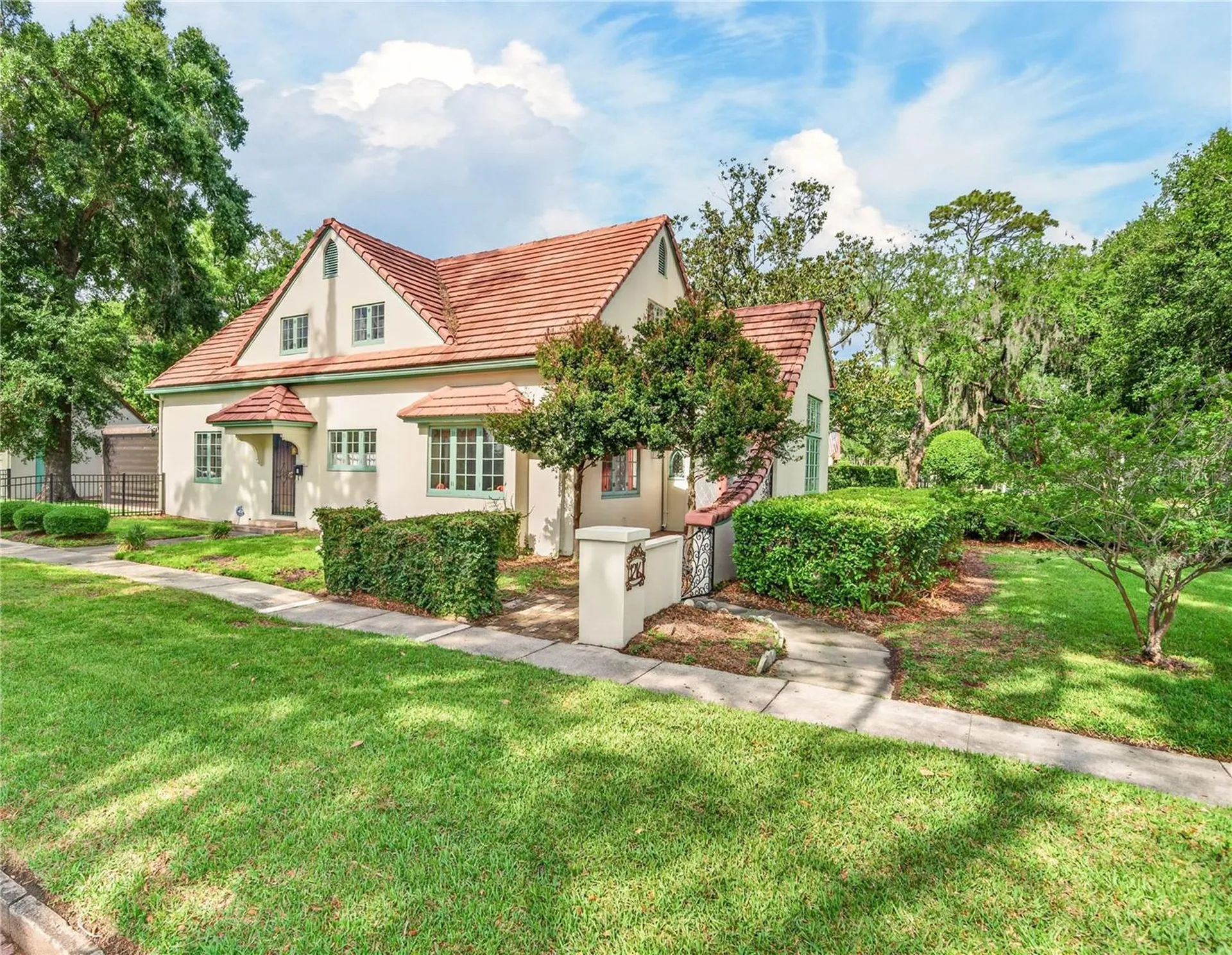 1216 Golden Lane Orlando FL 32804
