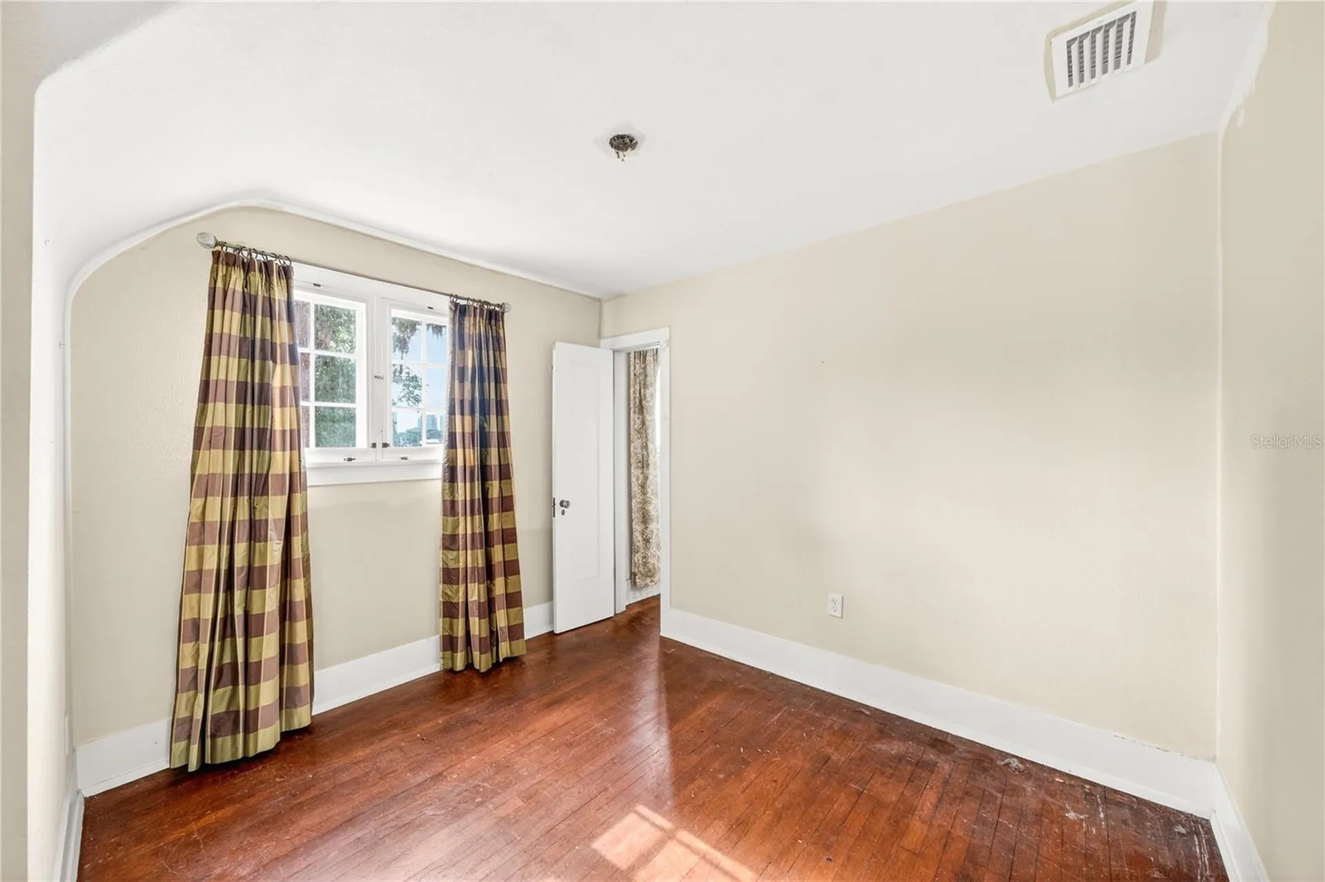 1216 Golden Lane Orlando FL 32804