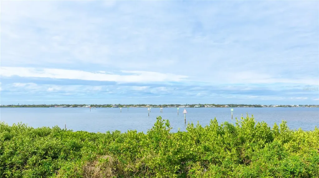 4223 Hawk Island Drive Bradenton FL 34208