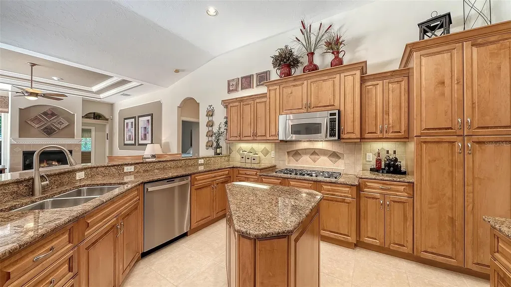 7507 Abbey Glen Bradenton FL 34202