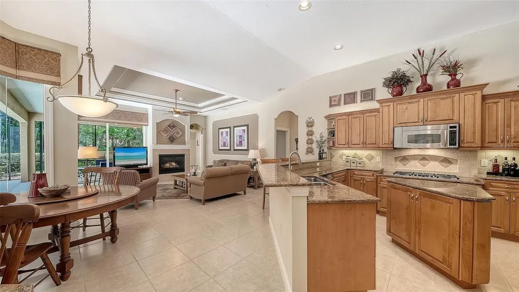 7507 Abbey Glen Bradenton FL 34202