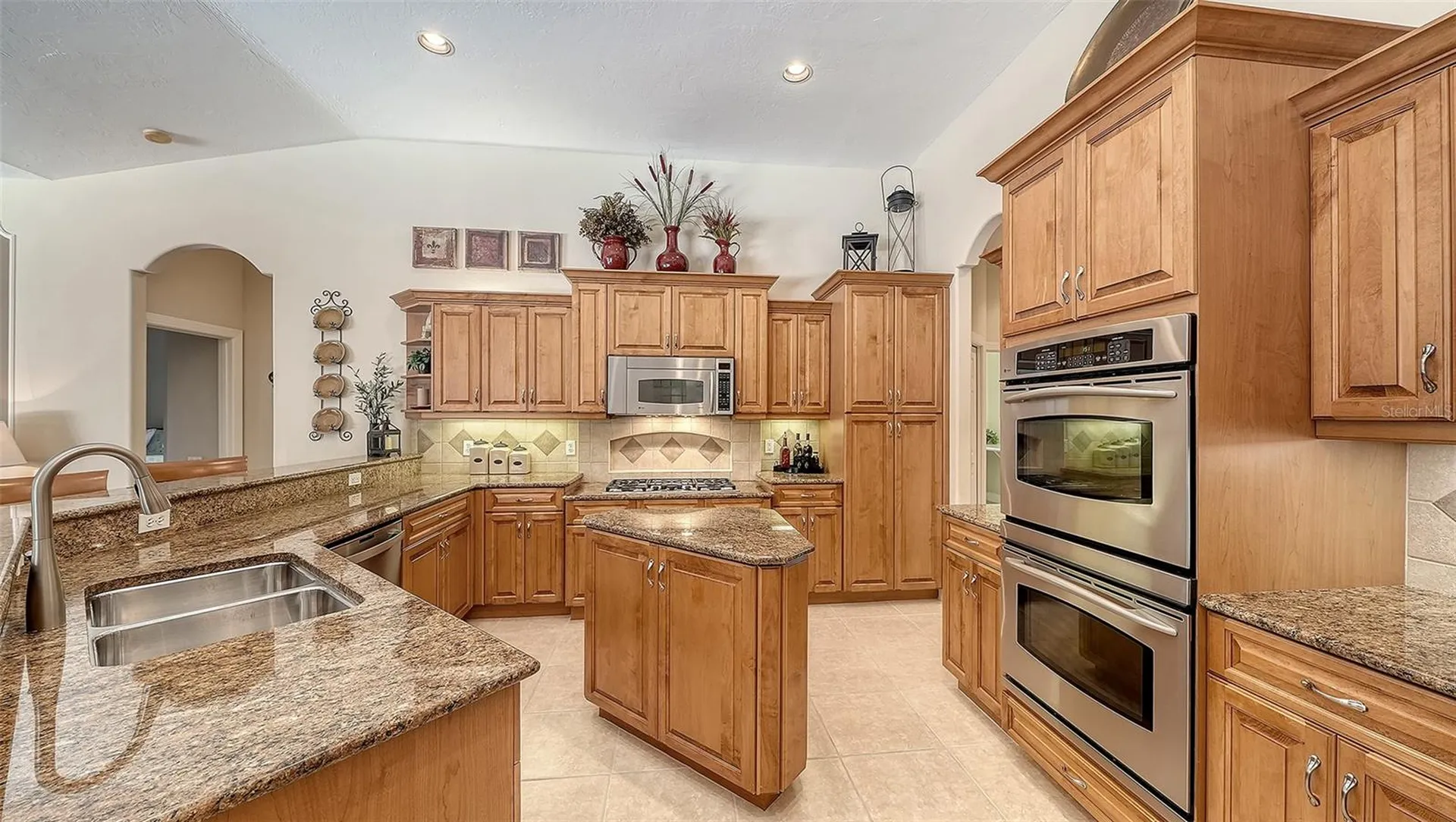 7507 Abbey Glen Bradenton FL 34202
