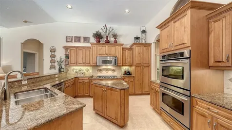 7507 Abbey Glen Bradenton FL 34202