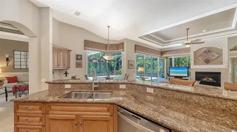 7507 Abbey Glen Bradenton FL 34202