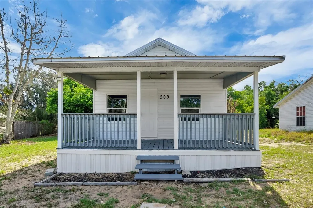 209 Piney Avenue Lake Wales FL 33898