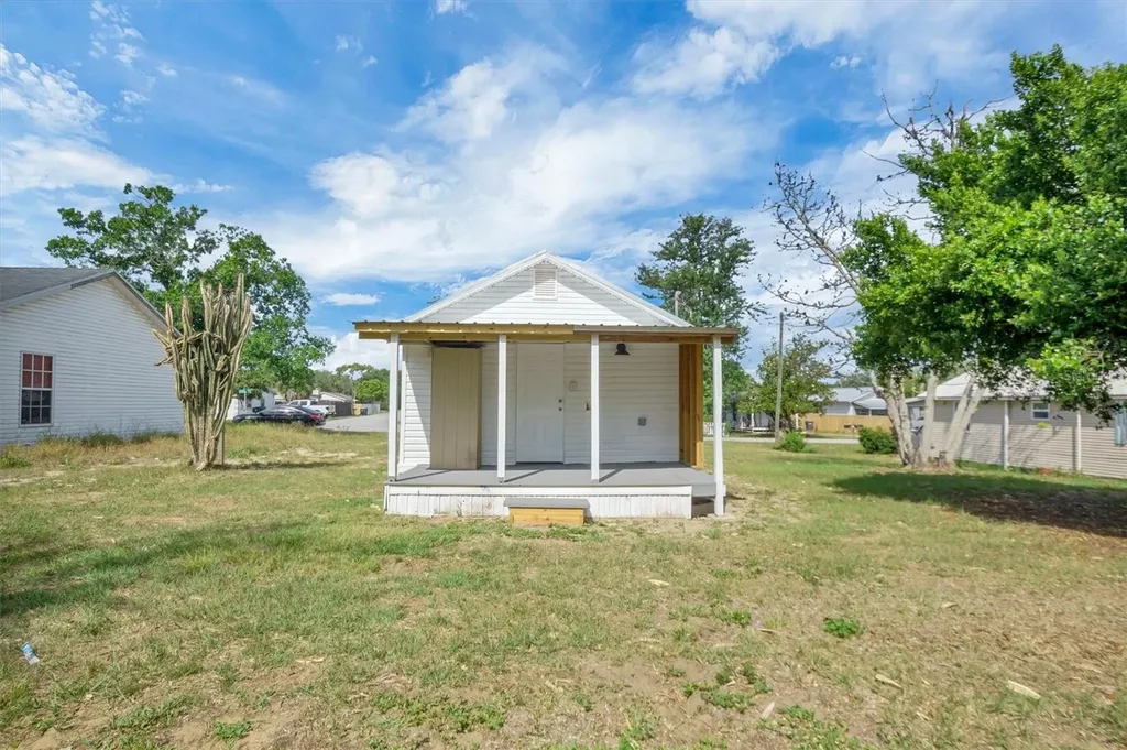 209 Piney Avenue Lake Wales FL 33898