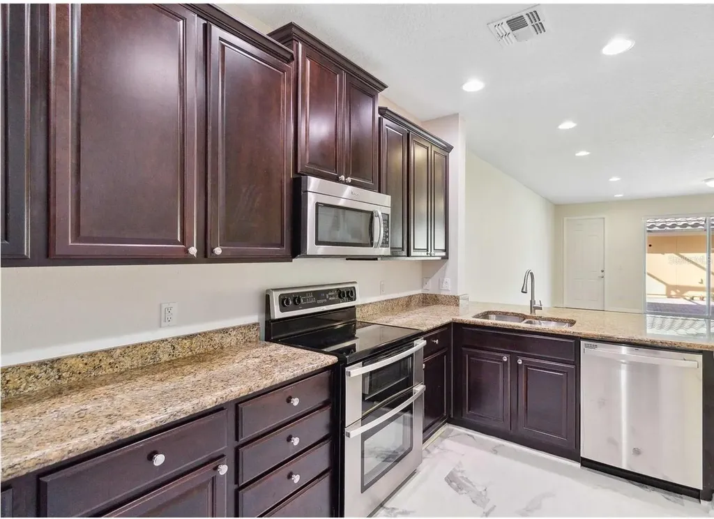 12074 Ginkgo Drive Orlando FL 32827