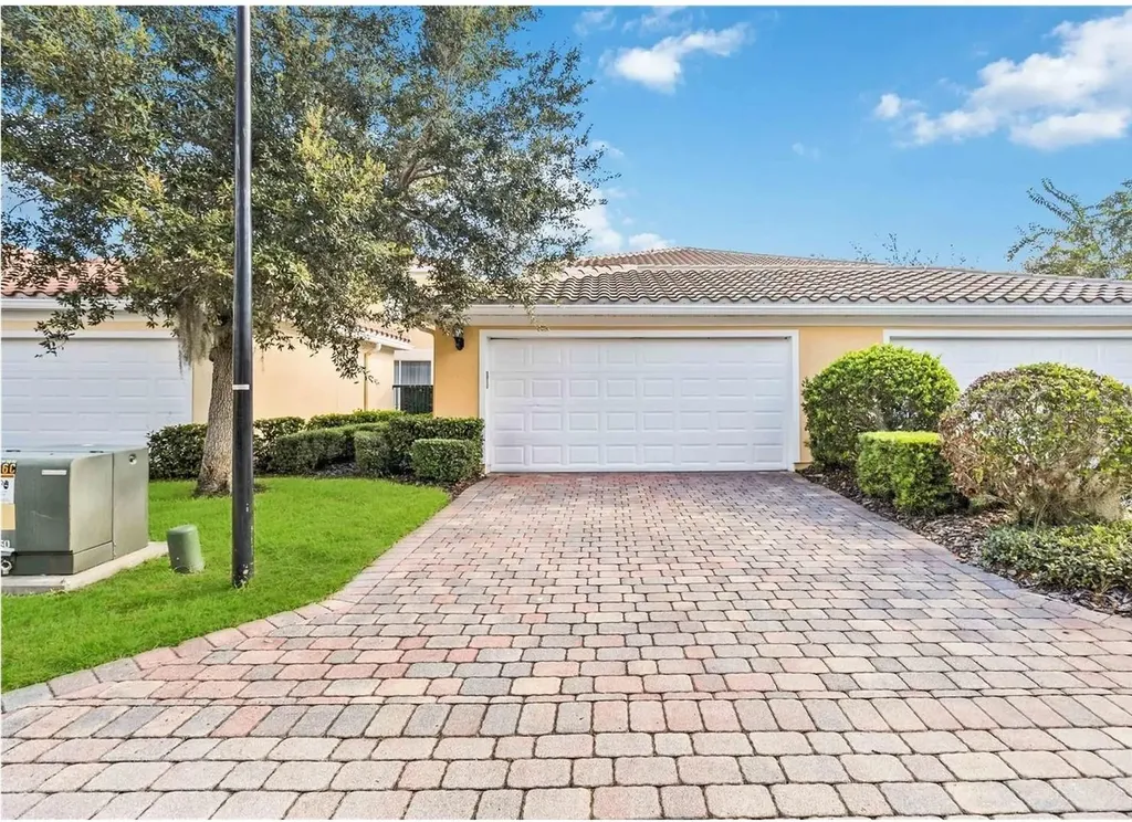 12074 Ginkgo Drive Orlando FL 32827