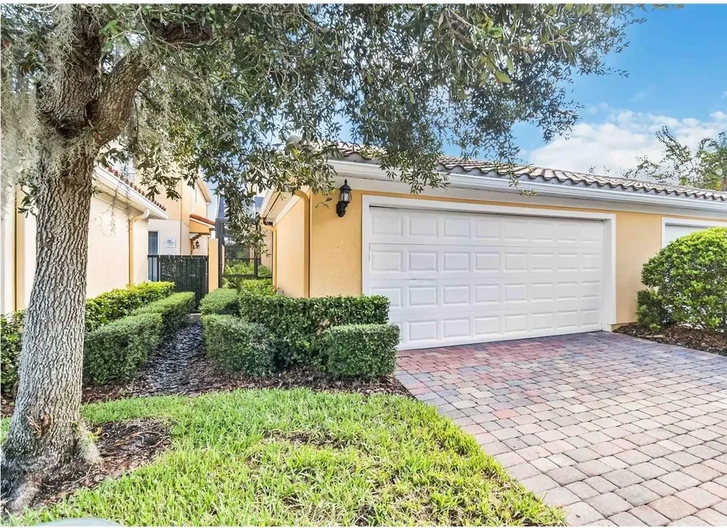12074 Ginkgo Drive Orlando FL 32827