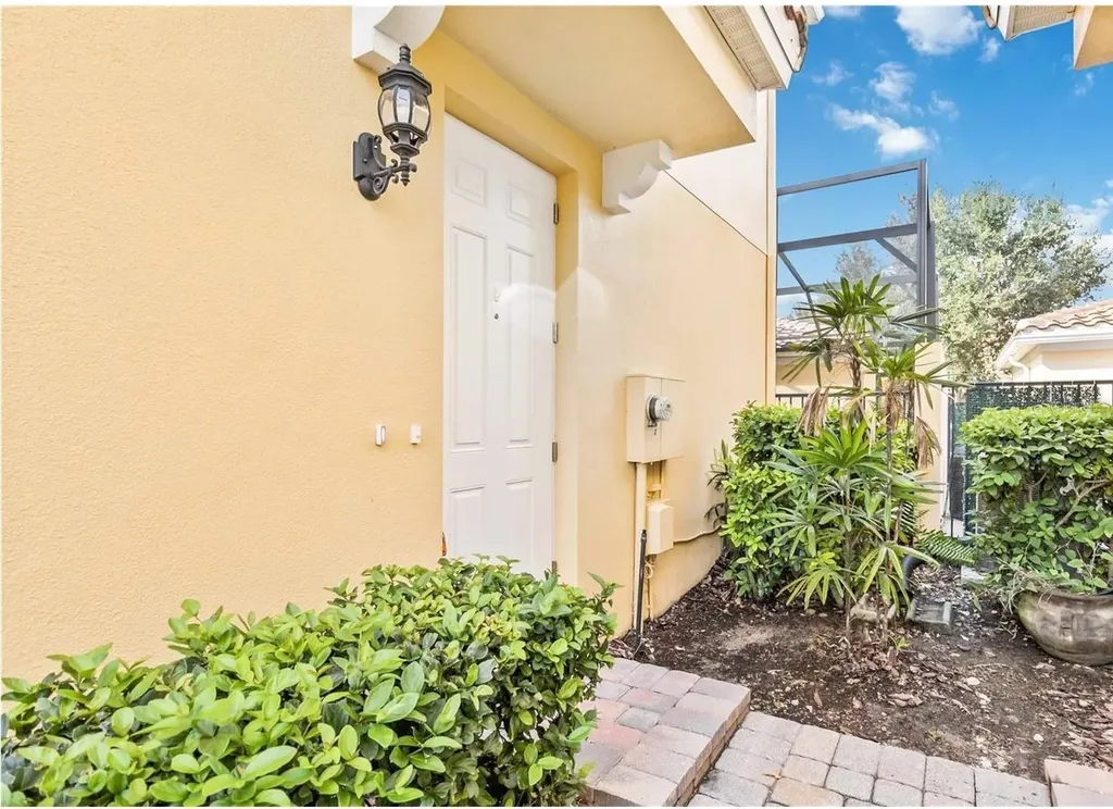 12074 Ginkgo Drive Orlando FL 32827