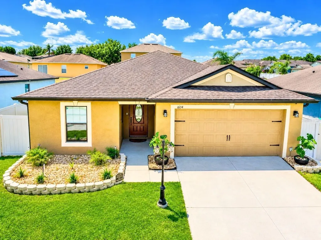 1604 Ellington Drive Dundee FL 33838