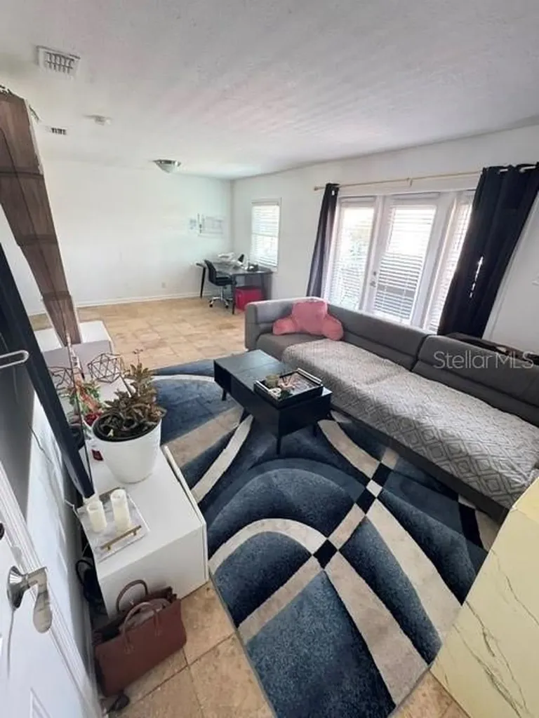 5156 Beach Drive SE St Petersburg FL 33705