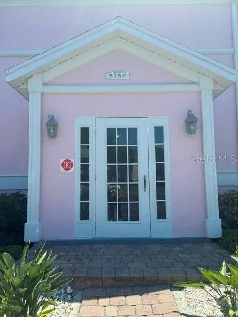 5156 Beach Drive SE St Petersburg FL 33705