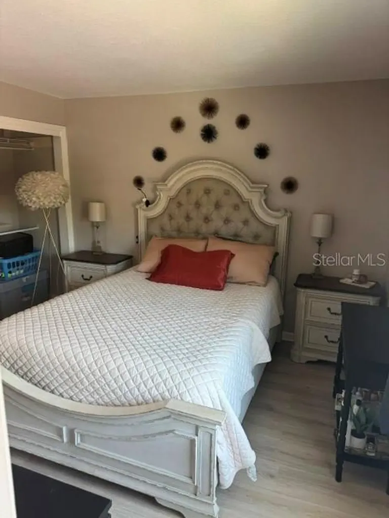 5156 Beach Drive SE St Petersburg FL 33705