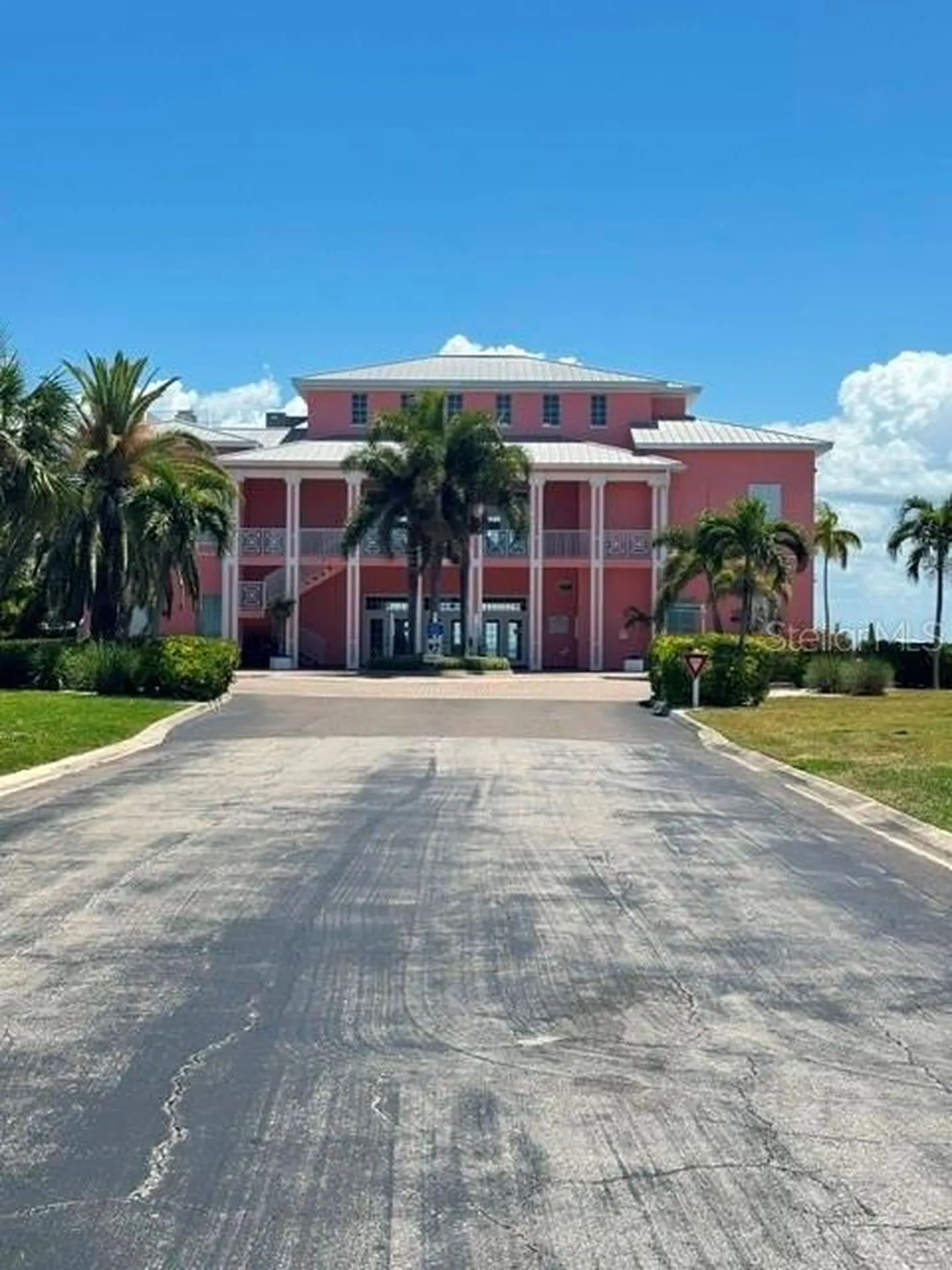 5156 Beach Drive SE St Petersburg FL 33705