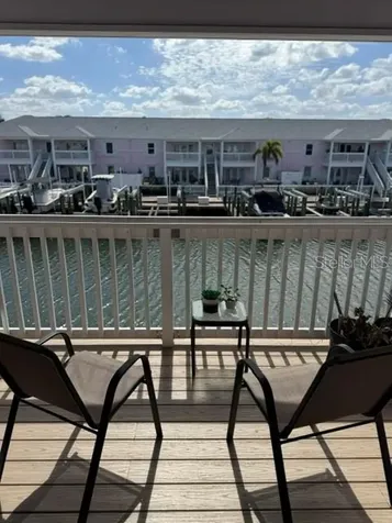 5156 Beach Drive SE St Petersburg FL 33705