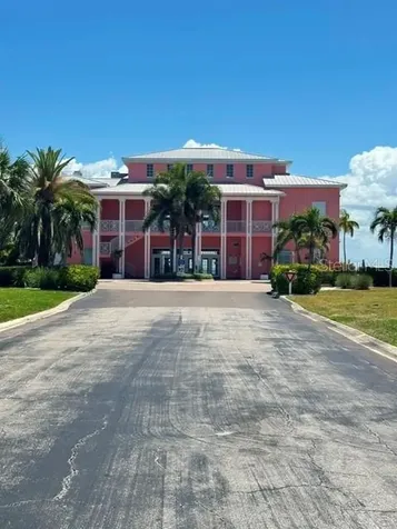 5156 Beach Drive SE St Petersburg FL 33705