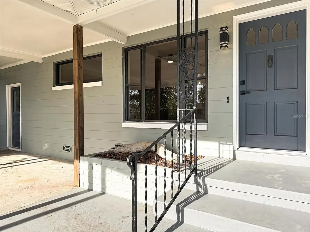 2105 Shaffer Place Orlando FL 32806