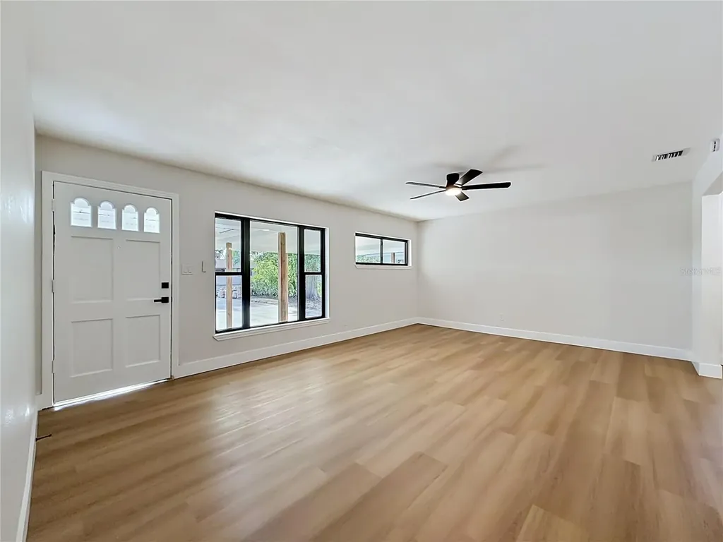 2105 Shaffer Place Orlando FL 32806