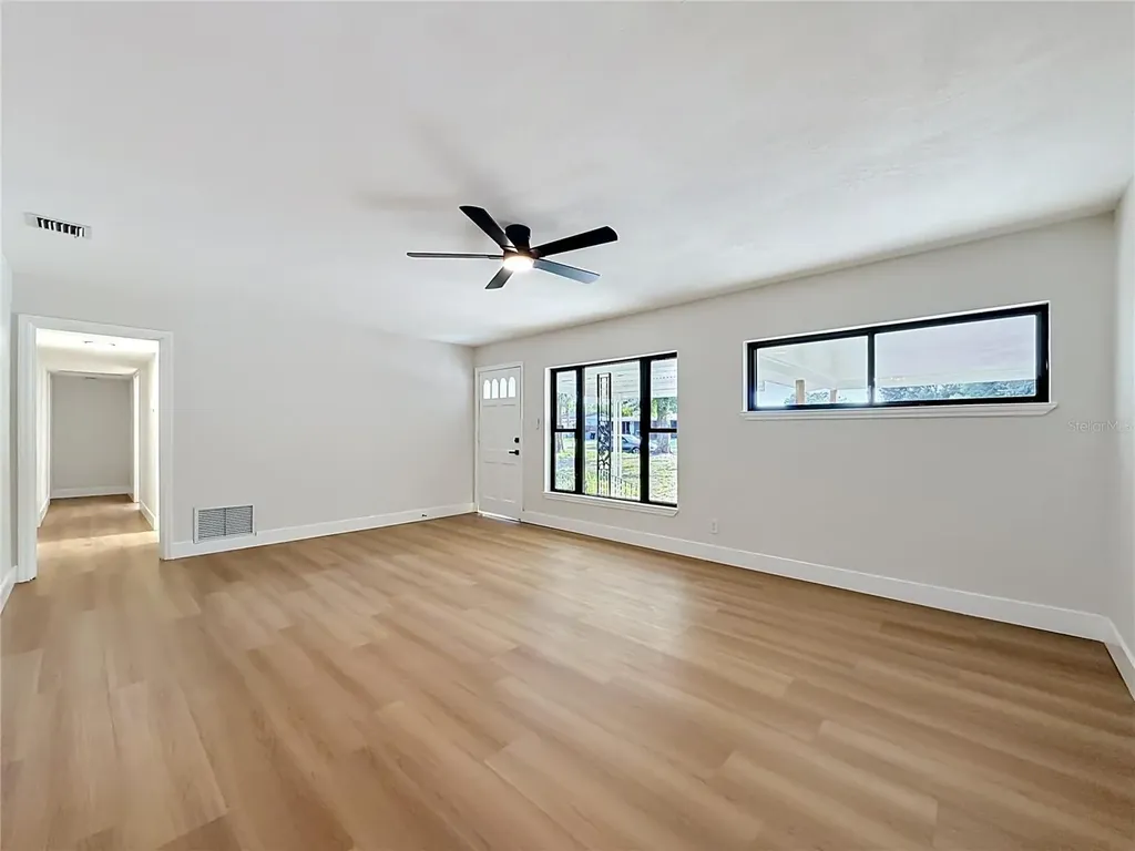 2105 Shaffer Place Orlando FL 32806