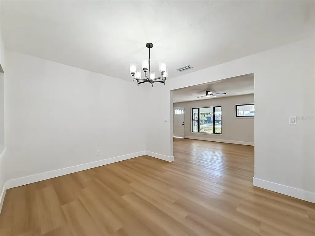 2105 Shaffer Place Orlando FL 32806