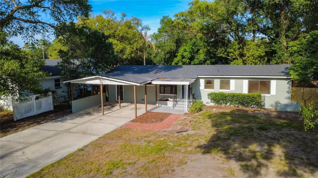 2105 Shaffer Place Orlando FL 32806