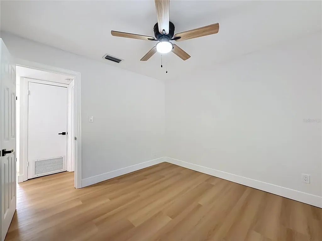 2105 Shaffer Place Orlando FL 32806
