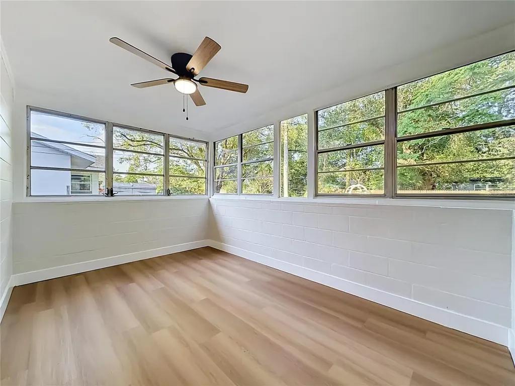 2105 Shaffer Place Orlando FL 32806