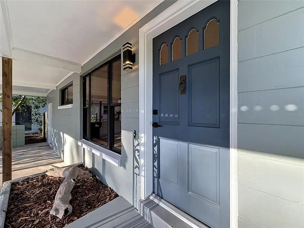 2105 Shaffer Place Orlando FL 32806