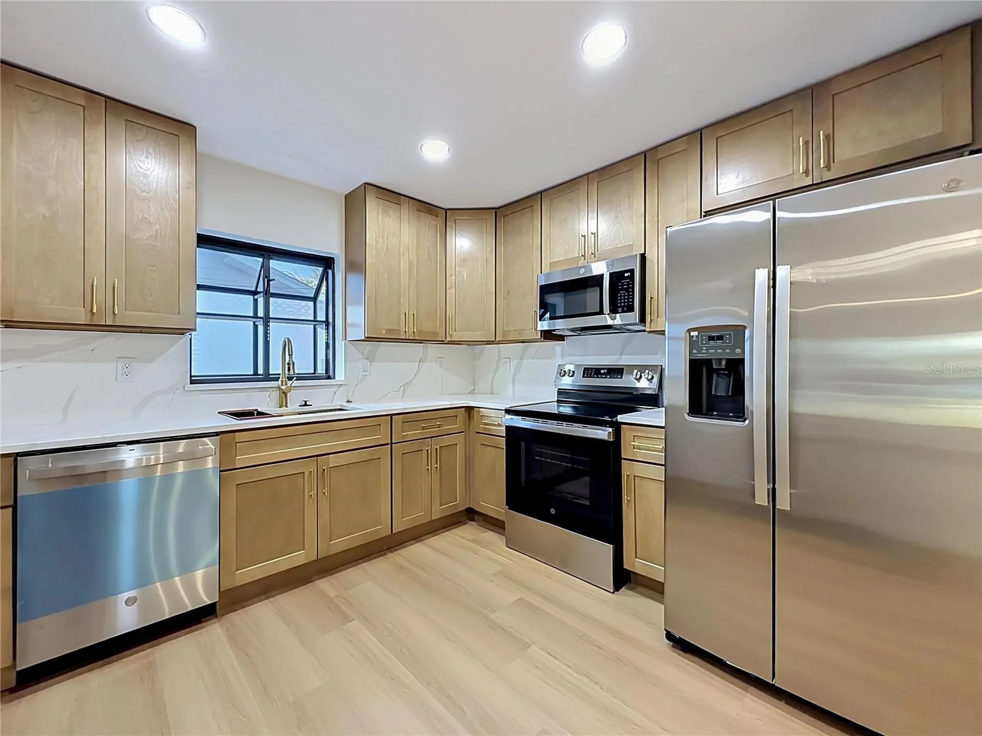 2105 Shaffer Place Orlando FL 32806