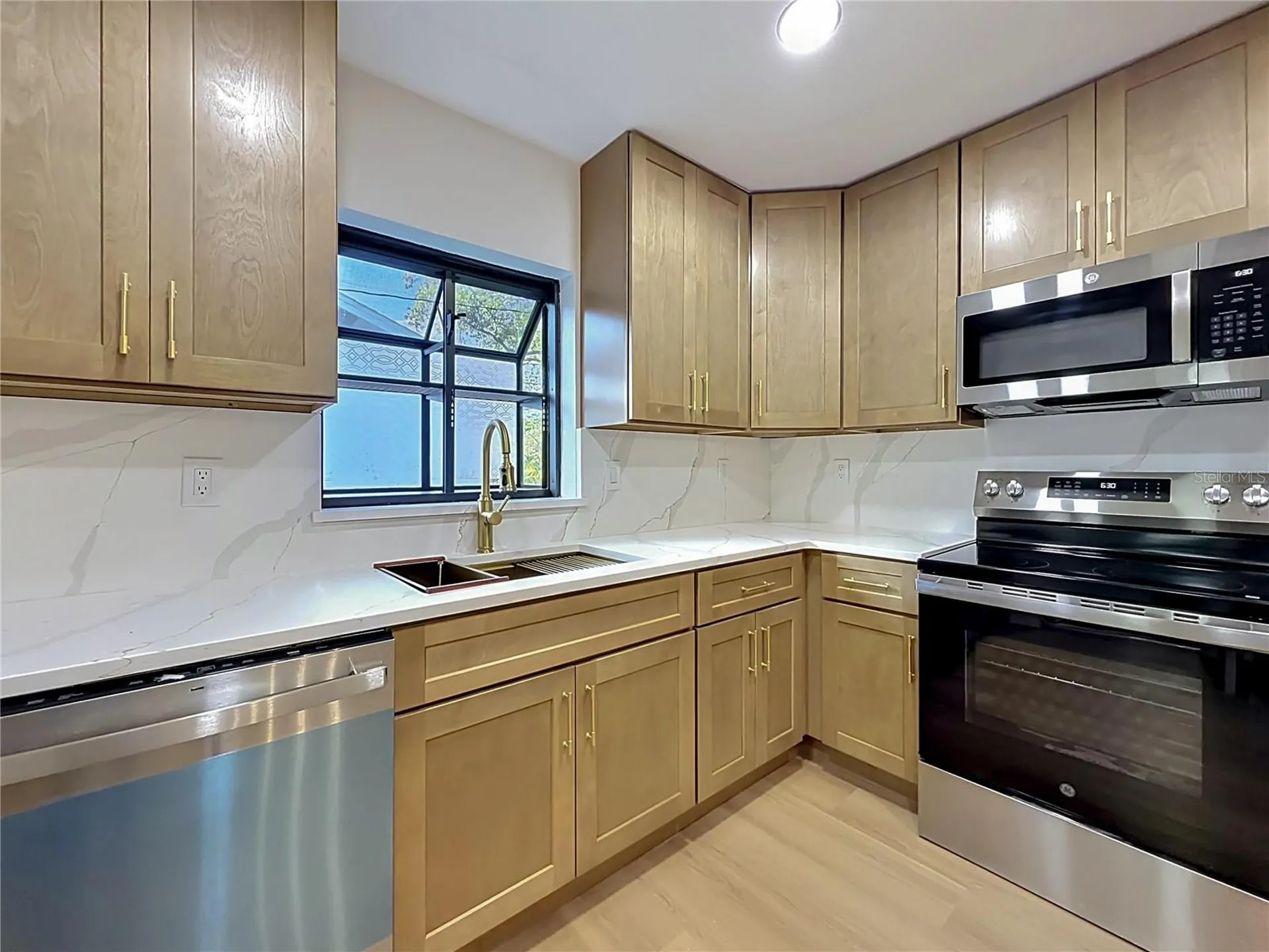 2105 Shaffer Place Orlando FL 32806