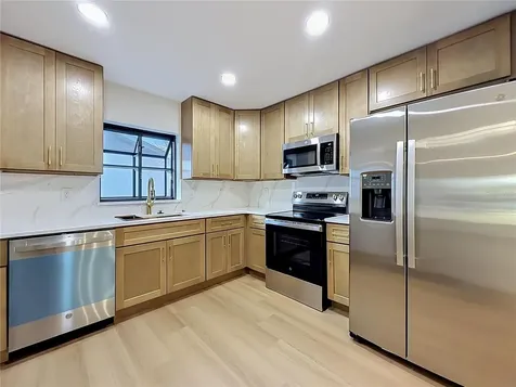 2105 Shaffer Place Orlando FL 32806