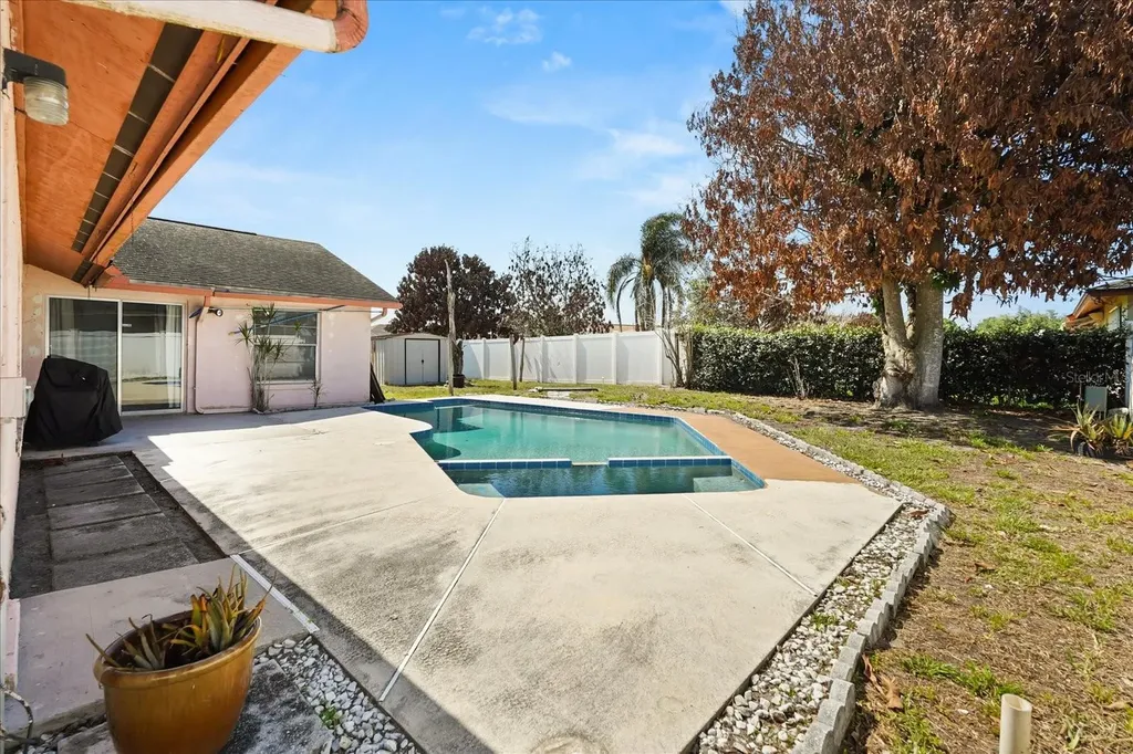 2643 Camomile Drive Orlando FL 32837