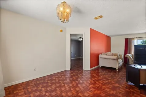 2643 Camomile Drive Orlando FL 32837