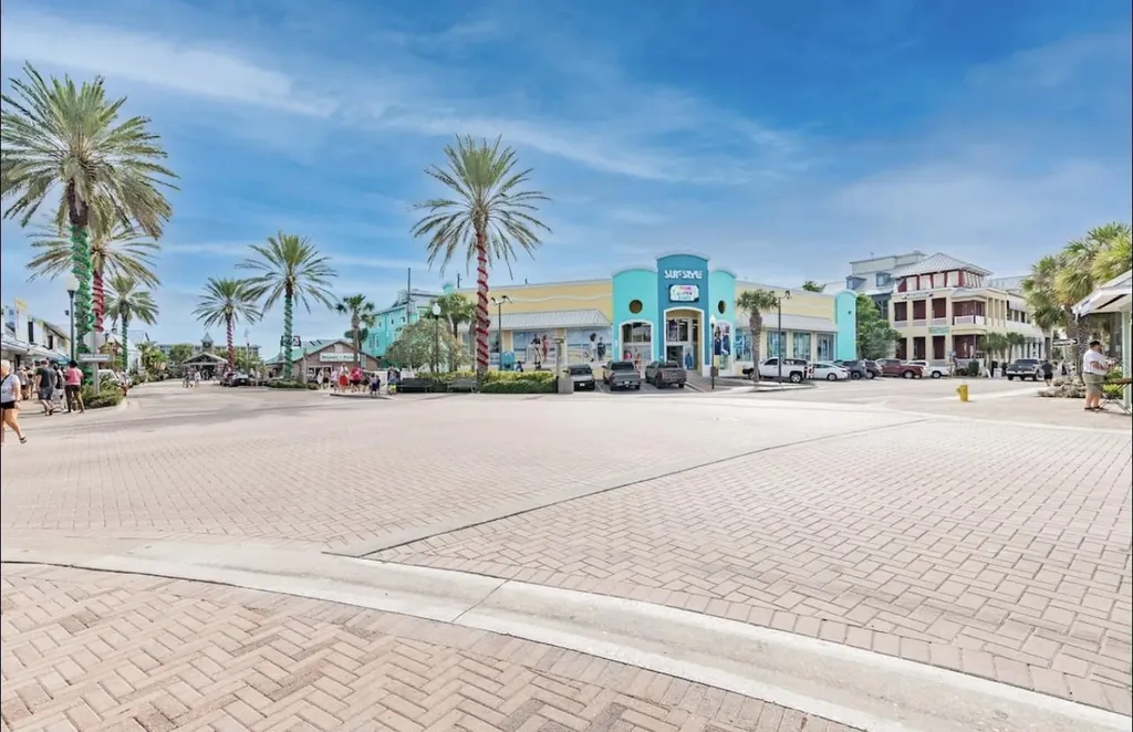 7799 46th Avenue N St Petersburg FL 33709