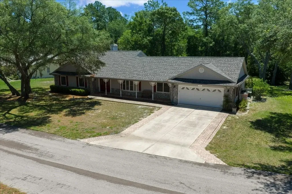 11 Sycamore Court W Homosassa FL 34446