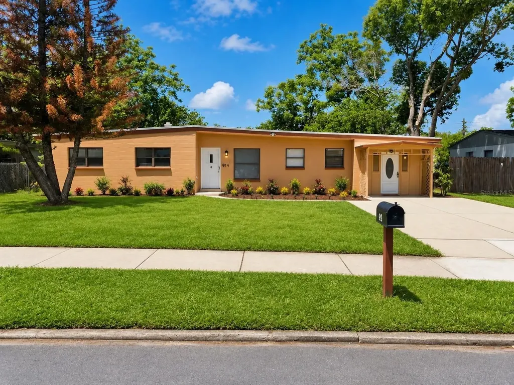 14 Japonica Drive Orlando FL 32807