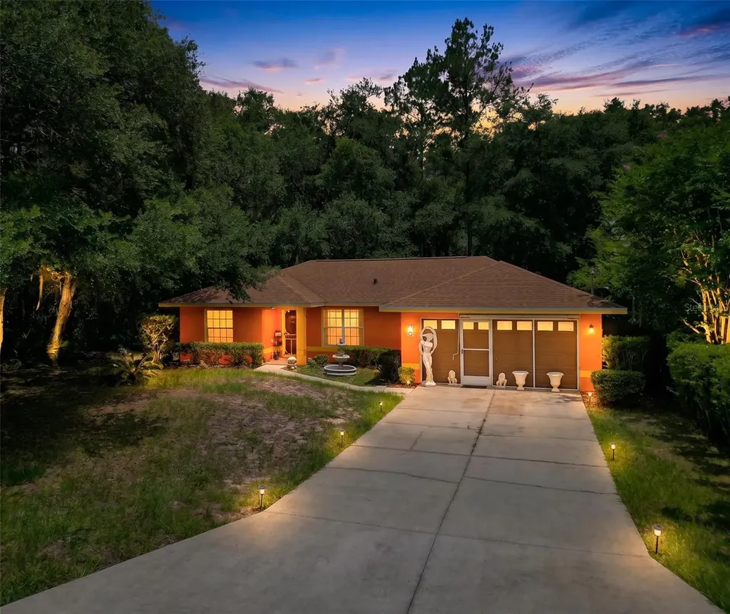 10 Sequoia Drive Trace Ocklawaha FL 32179