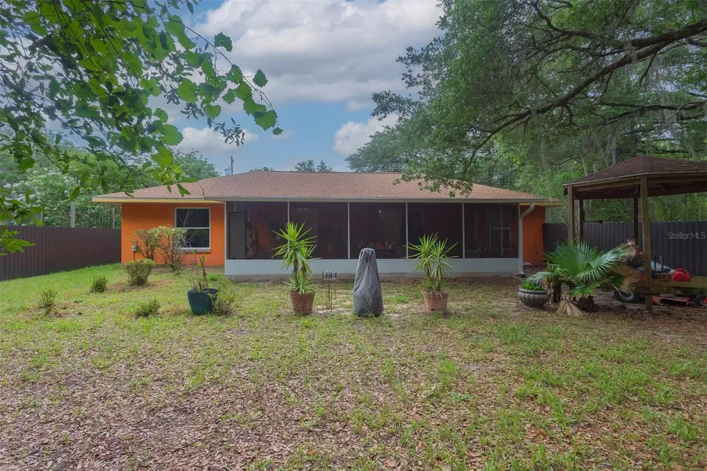 10 Sequoia Drive Trace Ocklawaha FL 32179