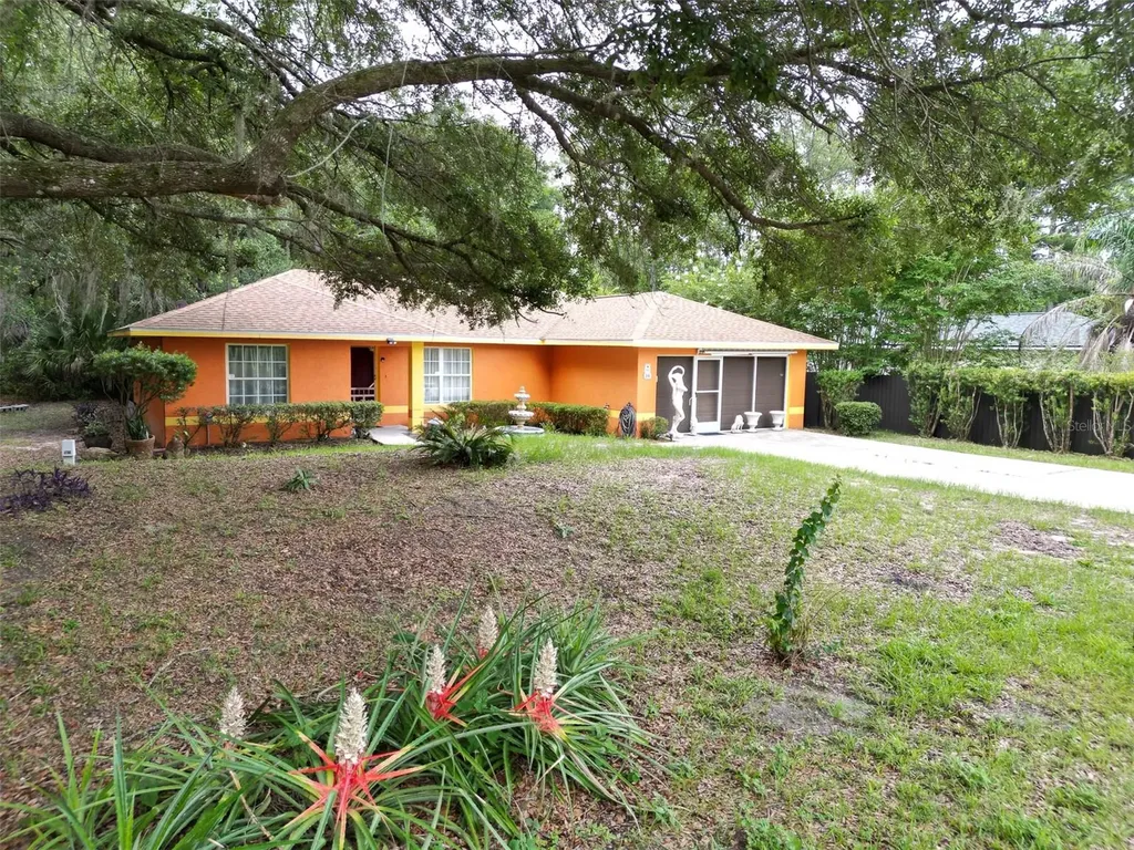 10 Sequoia Drive Trace Ocklawaha FL 32179