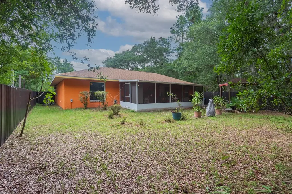10 Sequoia Drive Trace Ocklawaha FL 32179