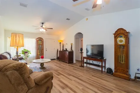 10 Sequoia Drive Trace Ocklawaha FL 32179