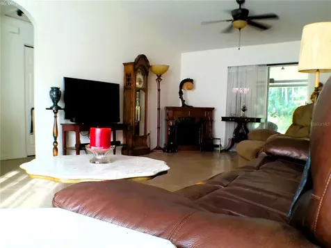 10 Sequoia Drive Trace Ocklawaha FL 32179