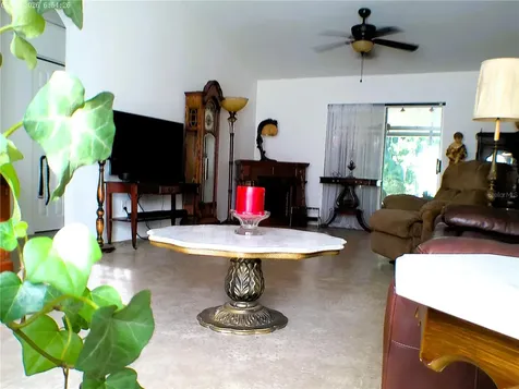 10 Sequoia Drive Trace Ocklawaha FL 32179