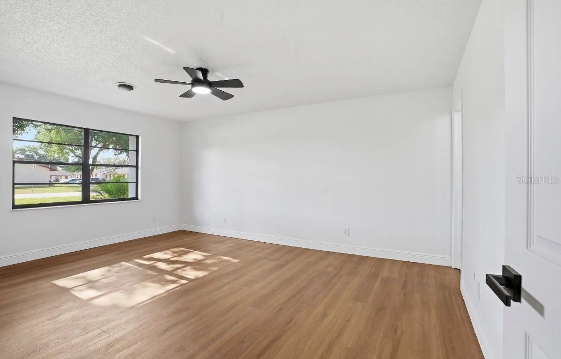 6111 18th Street Zephyrhills FL 33542
