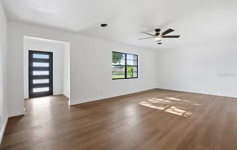 6111 18th Street Zephyrhills FL 33542