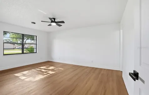 6111 18th Street Zephyrhills FL 33542