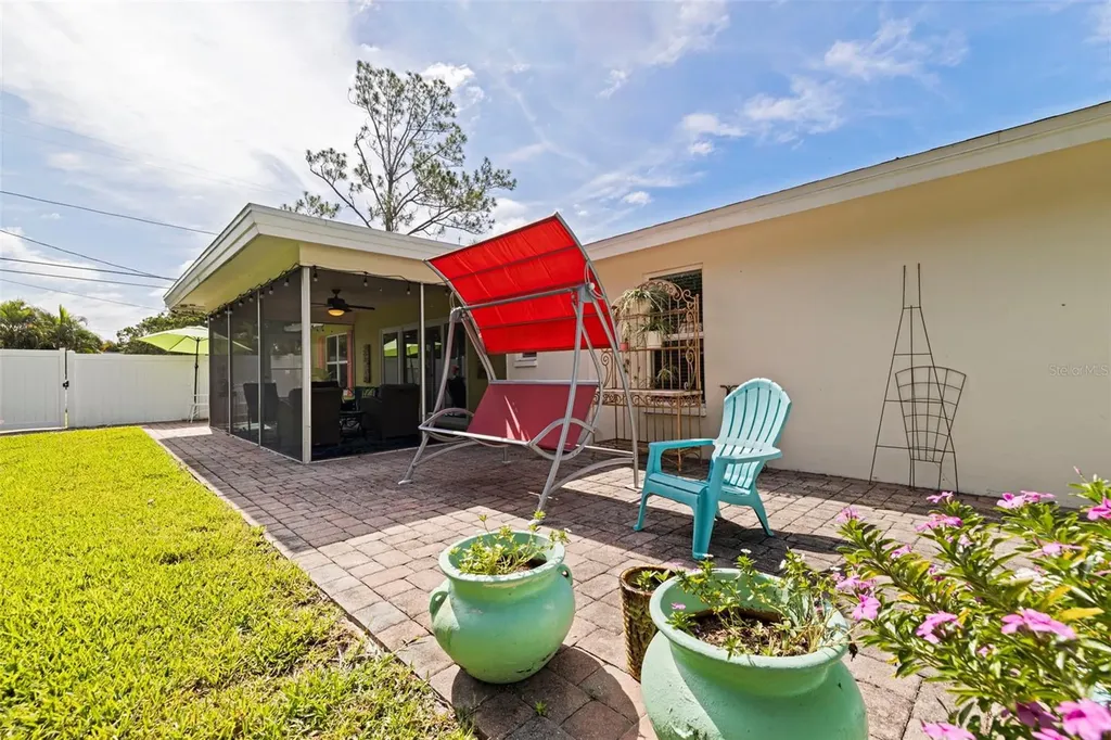 201 58th Avenue S St Petersburg FL 33705
